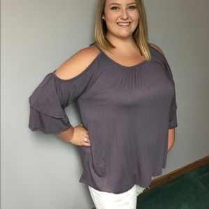 🔥Plus Size Cold Shoulder Top🔥